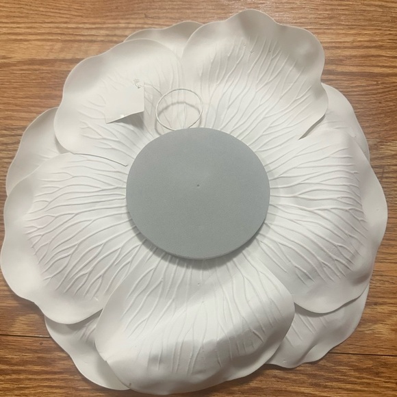 White Foam Flower 13” - Picture 2 of 4
